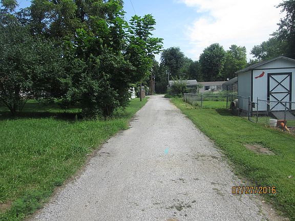3rd image of 816 Dupo Ave