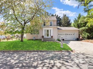 604 New Bridge Rd, Teaneck, NJ 07666