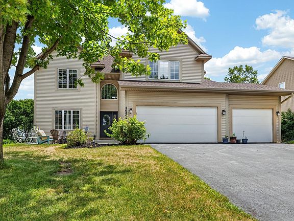 3rd image of 26895 Meadow Ridge Dr