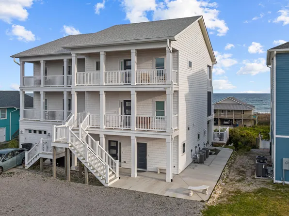 809 Emerald Dr, Emerald Isle, NC 28594