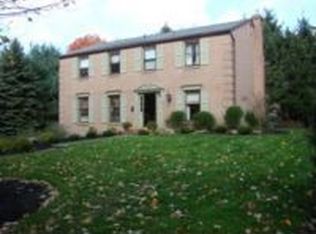 323 Hallsborough Dr, Pittsburgh, PA