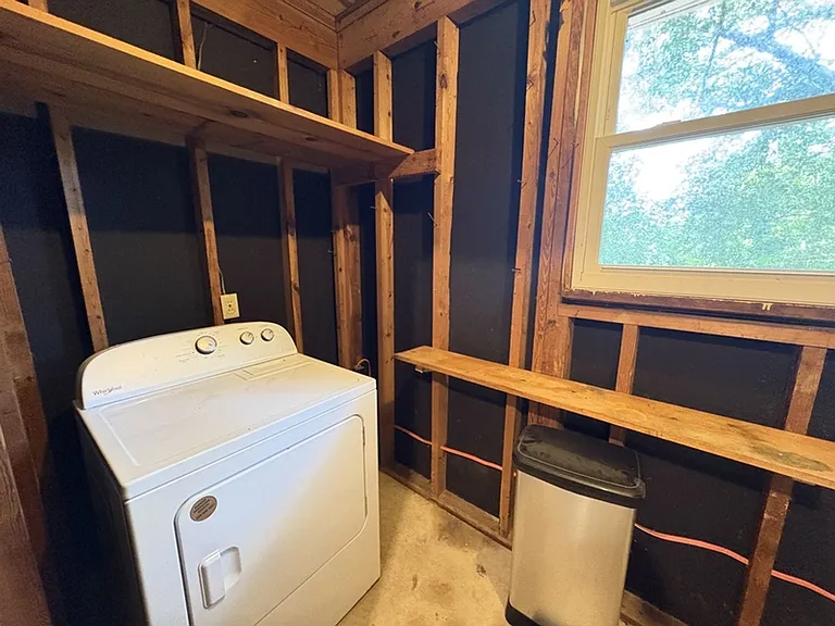 650 Berkeley Dr — Photo 20