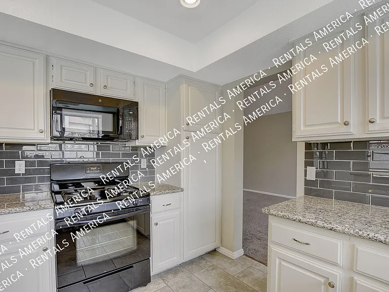 319 Simon Bolivar Dr — Photo 20
