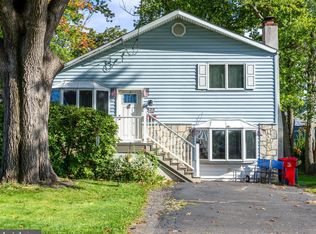 423 Sunnemeade Ave, Warminster, PA 18974