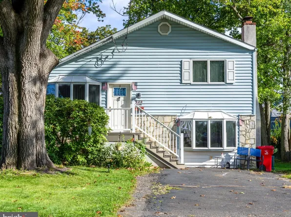 423 Sunnemeade Ave, Warminster, PA 18974