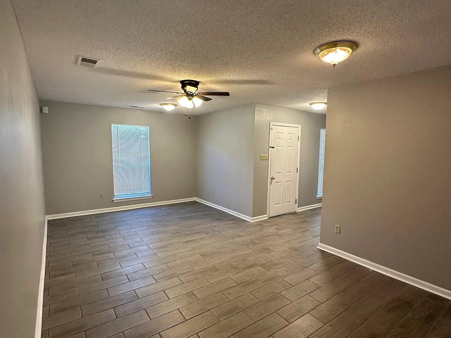 3 bed, $1,350 — Photo 4