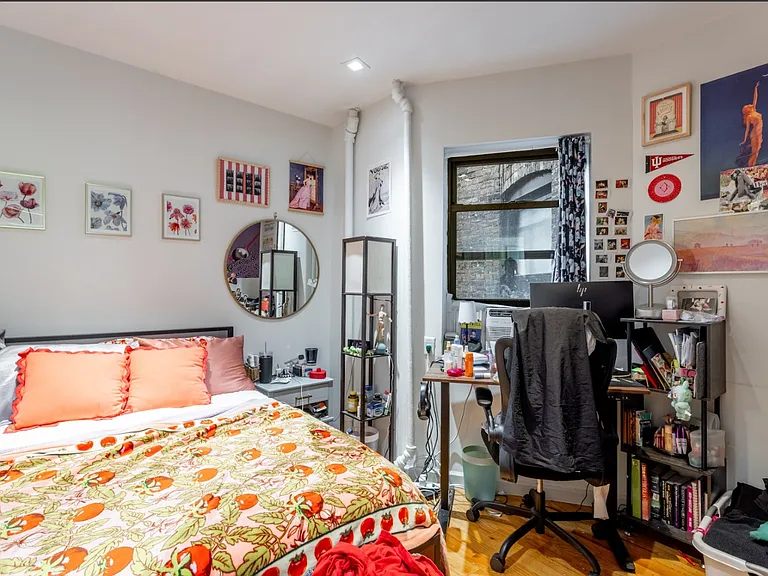 406 W 48th St #4F — Photo 7