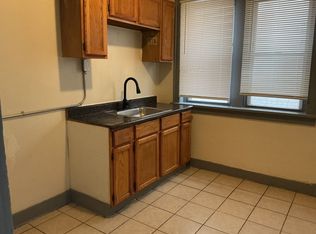 2613 W Capitol Dr, Milwaukee, WI 53206