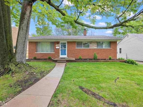 21905 Shady Ln, Saint Clair Shores, MI 48080