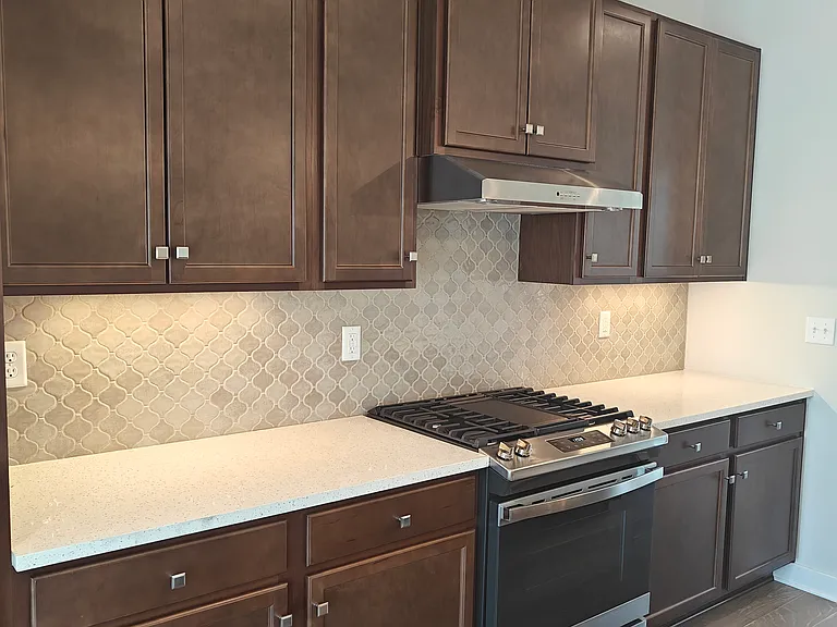 108 S Durham Dr — Photo 14