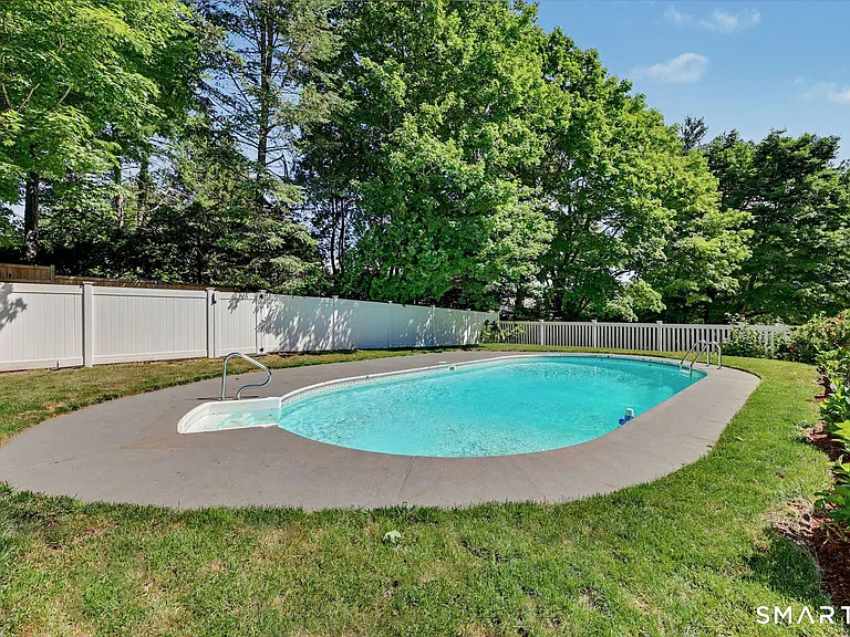130 W Norwalk Rd — Photo 32