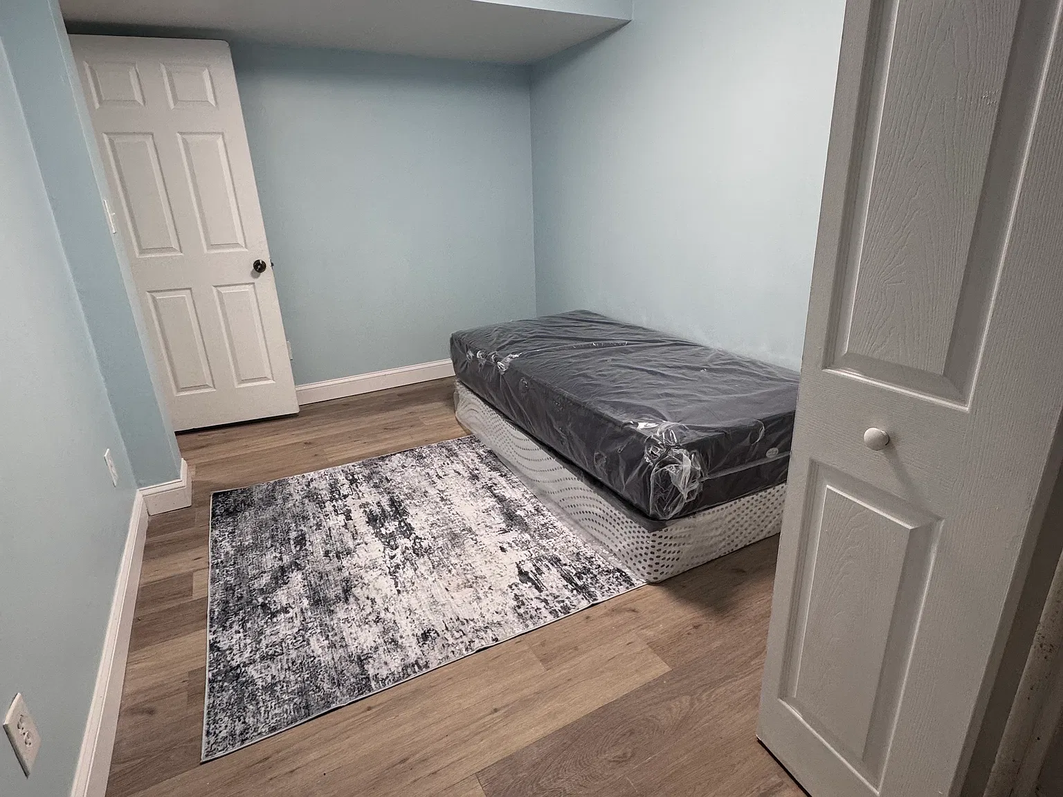 1 bed, 1938 sqft, $725 — Photo 2