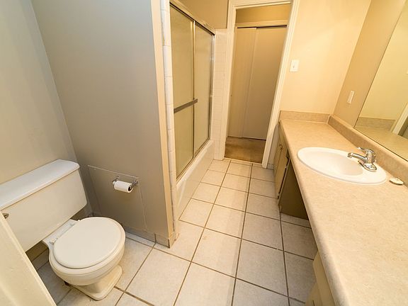 5th image of 2933 Clairmont Ave #24