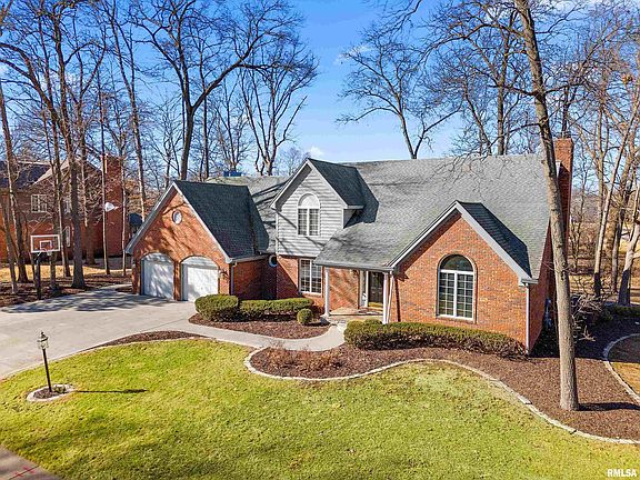 2nd image of 626 W Ravinwoods Rd