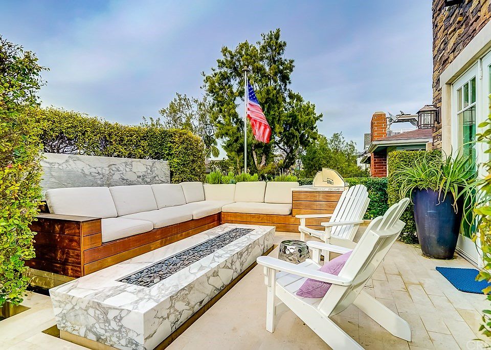 1st image of 308 Larkspur Ave