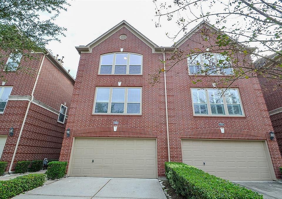 1st image of 802 E Heights Hollow Ln