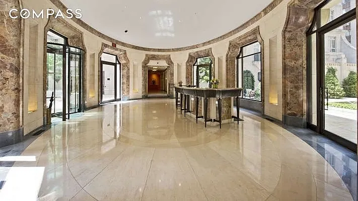 Sold by Compass | media 22