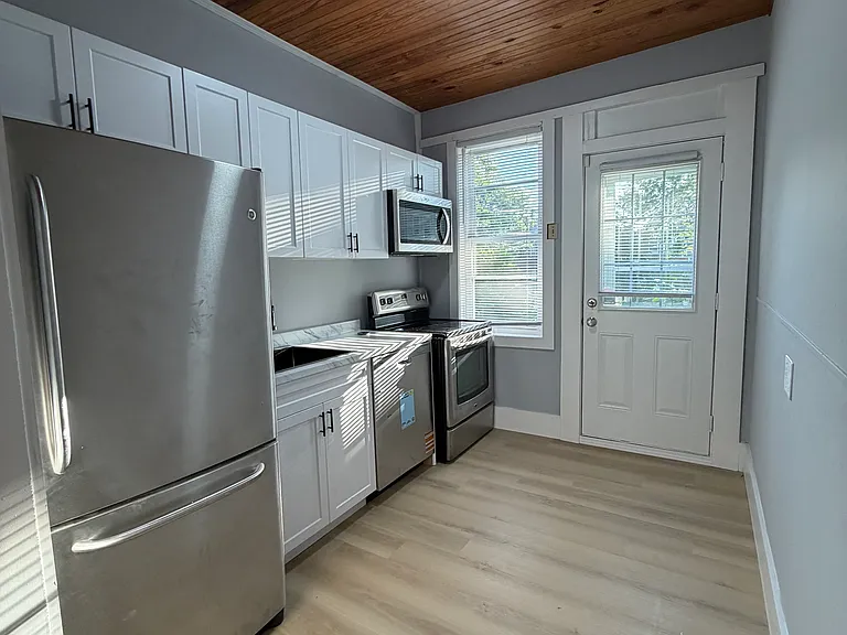 2311 East Ave — Photo 1