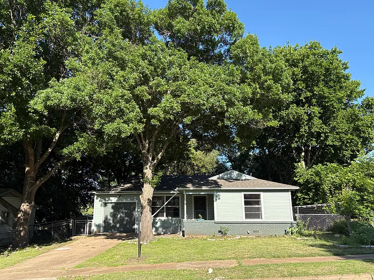315 Ash St — Photo 3