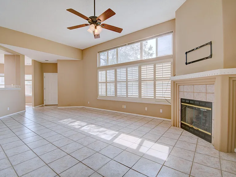 5809 Vulcan Vista Dr NE — Photo 4