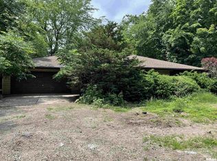 5401 N Big Hollow Rd, Peoria, IL 61615