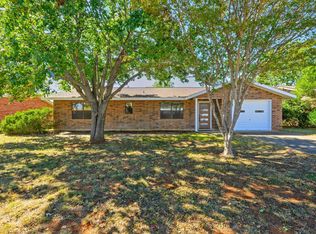 203 Broadmoor Dr, Fredericksburg, TX 78624