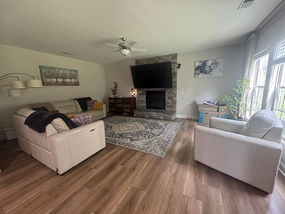 1st image of 705 Dehart Ln