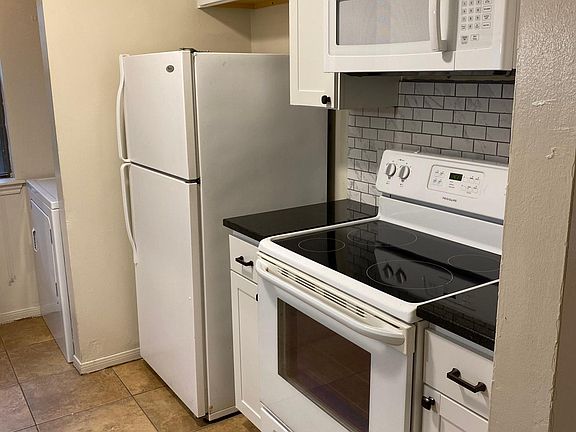 3rd image of 1803 Woodsman Dr APT D