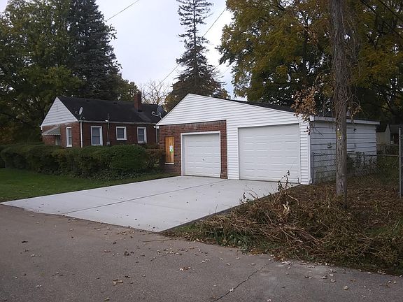 2nd image of 26750 N River Park Dr