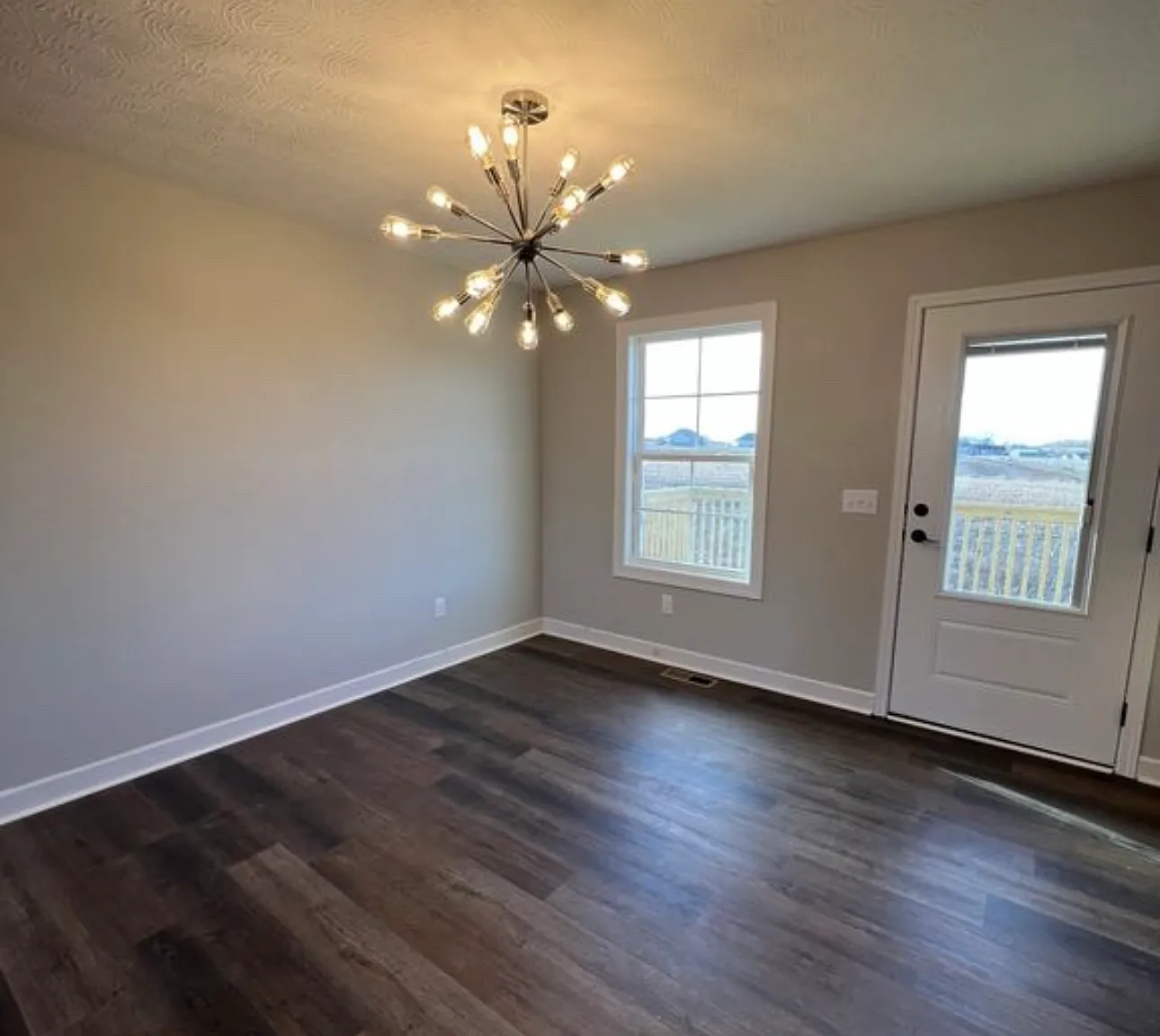 3 bed, 1900 sqft, $1,900 — Photo 4