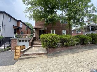 1215 16th St, Fort Lee, NJ 07024