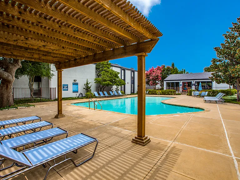 Lexington Apartment Homes