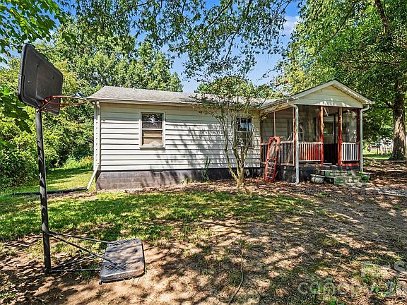 3rd image of 7218 Wolf Pond Rd
