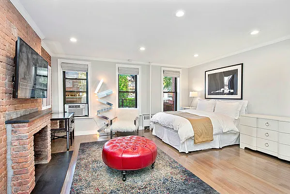 Rented by Keller Williams NYC | media 36