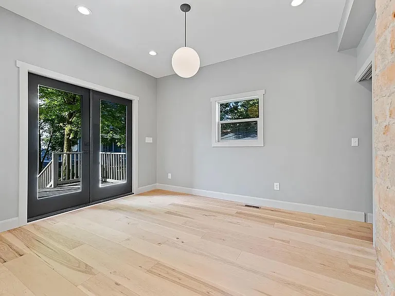 1118 Rockhill St — Photo 11