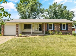 2365 N Pointe Ln, Florissant, MO