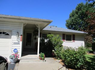 806 N 9th 1/2 St, Monmouth, IL 61462