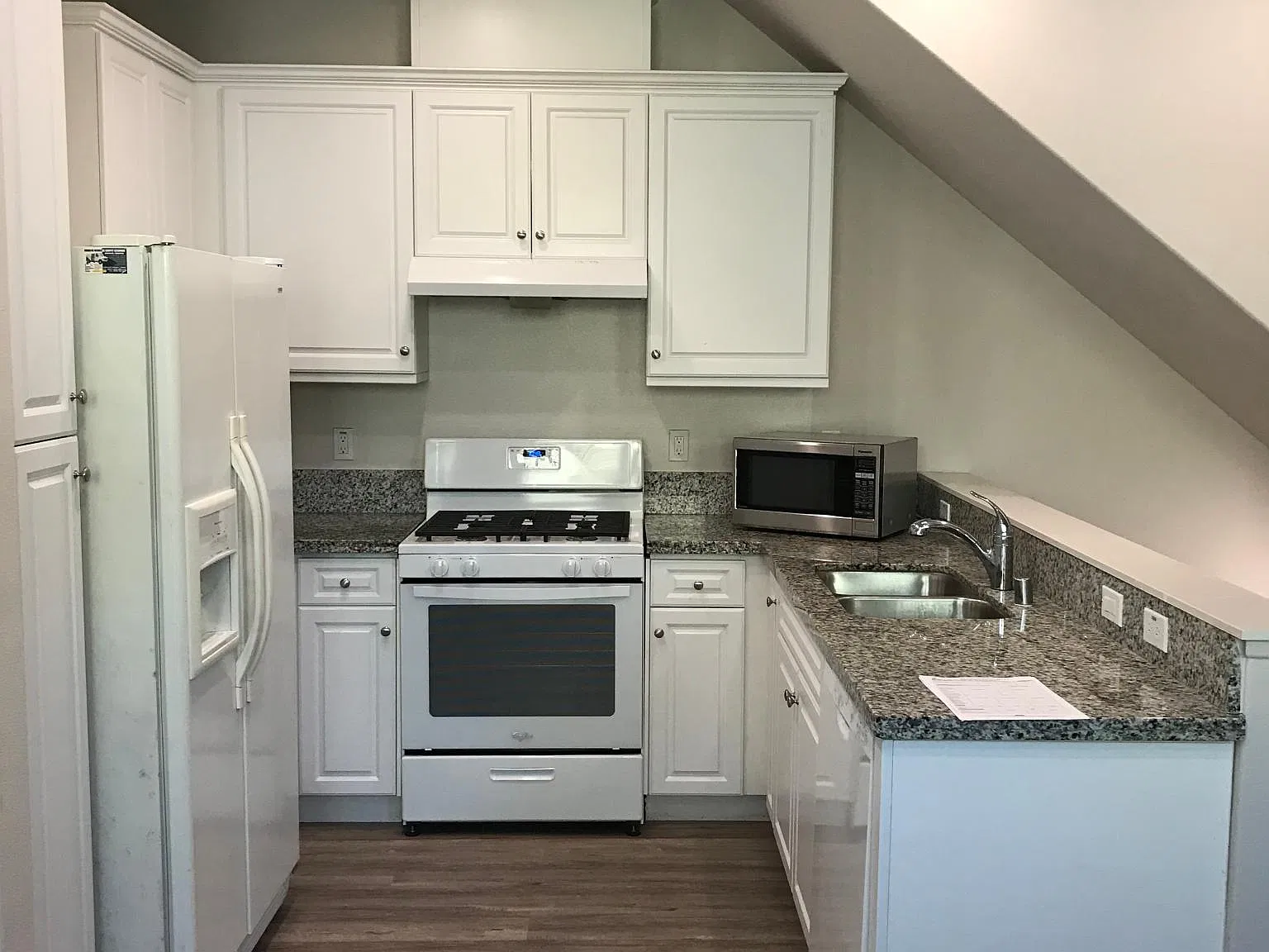 7246 N Cedar Rd — Photo 2