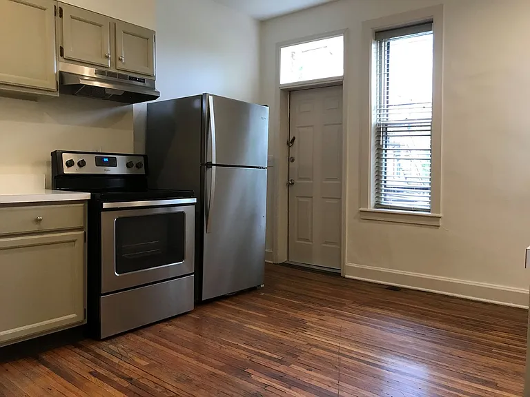 714 N High St — Photo 3