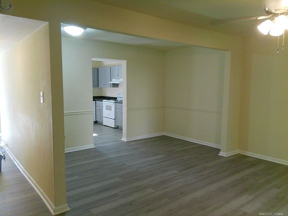 4th image of 5648 Caxton Ct