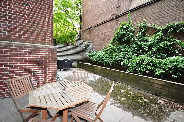 Rented by Corcoran | media 19