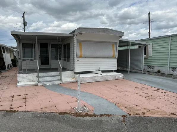 8525 SW 16th Place, Davie, FL 33324