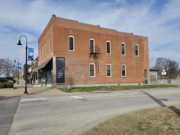 602 High St, Baldwin City, KS 66006