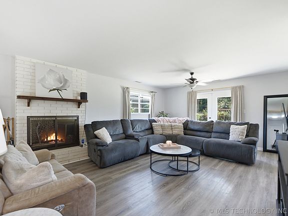 4th image of 8634 E 38th Pl