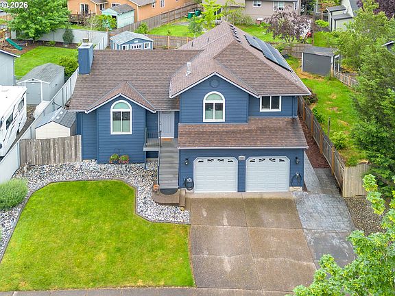 2nd image of 748 SE 10th St