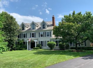 911 Tisbury Ln, Lake Forest, IL