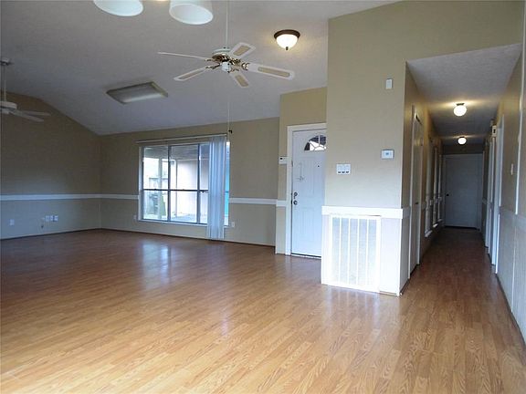 5th image of 1415 Twining Oaks Ln