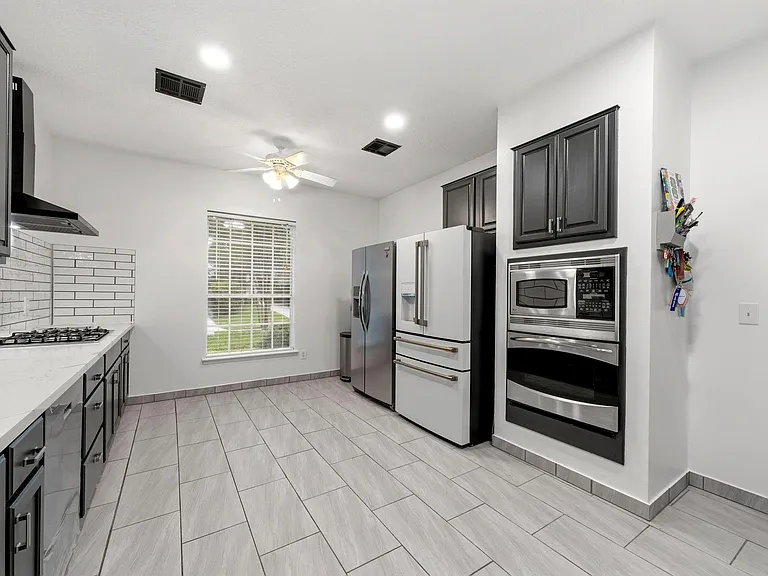 34 Firethorn Pl — Photo 6