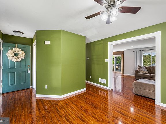 3rd image of 128 Wesley Ln