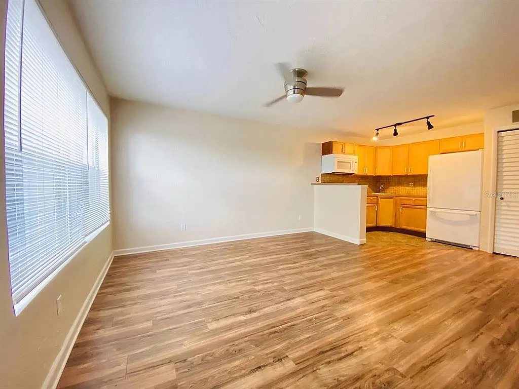 1 bed, 1.0 bath, 560 sqft, $995 — Photo 3